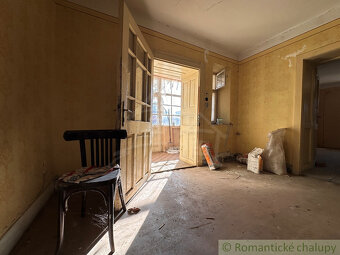 Starý sedliacky dom na veľkom pozemku – vhodné na výstavbu - 10