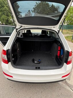 Škoda Octavia combi 2.0 tdi Style - 10
