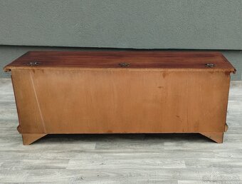 Truhlica vyrezávaná. - 10