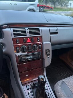 Mercedes E 2,2CDI - 10