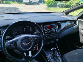 Kia Carens - 10