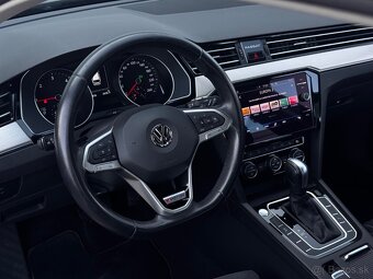 Volkswagen Passat Variant 2.0 TDI Elegance 4Motion DSG - 10
