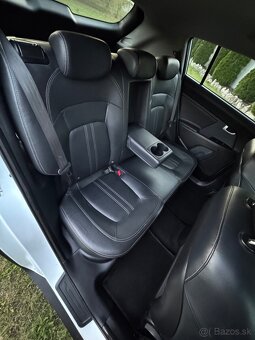 KIA SPORTAGE 2.0 CRDI 4WD - 10