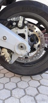 Gilera GP800 - 10