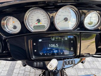 Harley Street Glide - 10