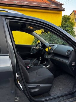 TOYOTA RAV4 2.2 D4-D 4x4 - 10