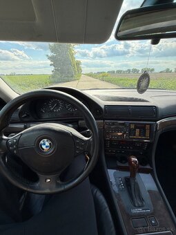 BMW E38 735i - 10