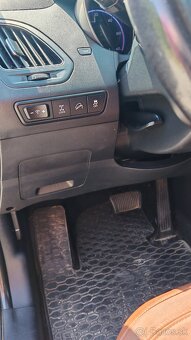 Hyundai ix35 2.0 CRDi, 4x4, Automat - 10