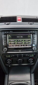 Predám Škoda Octavia Combi II 1.9 TDI 77 KW ELEGANCE - 10