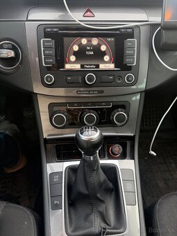 Volkswagen Passat Variant 1,6 TDI R-LINE - 10