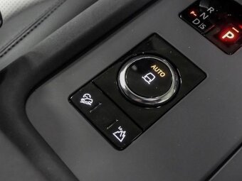 Land Rover Discovery 5 R-Dynamic SE D300 - 10