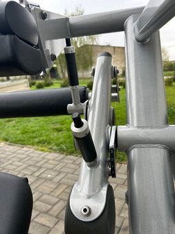 Zakopávanie v sede - Life Fitness Signature Seated Leg Curl - 10