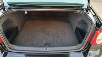 Volkswagen Passat b6 2.0.TDI 103kw DSG r.v.2007 Kupene SR - 10