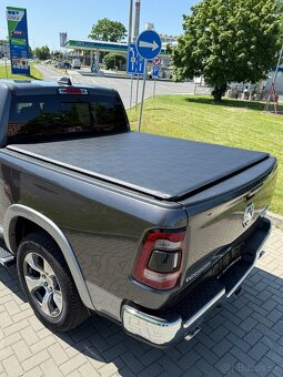 Dodge RAM 1500 Laramie—5.7 V8 HEMI—2020–KŮŽE—95.000km - 10