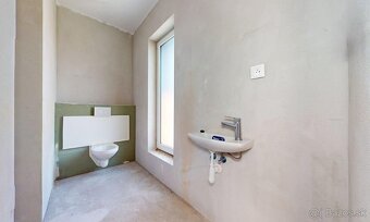 Moderný dvojpodlažný holodom 5i rodinného domu v Jarovciach - 10