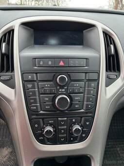 Predám Opel Astra J - 10