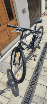 Starší horský bicykel - 10