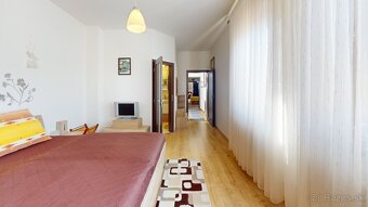 Rodinný dom s výhľadmi na hrad, 3 terasy + 2 polyfunkcie - 10