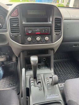 Mitsubishi Pajero Montero 3.2D - 10