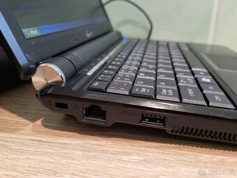 Asus Eee PC 901, model EEEPC901-BK009X, s puzdrom - 10