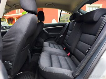 Škoda Octavia 2 Sedan 1.6 MPI benzín Nová STK SK AUTO - 10