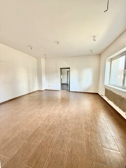 Rodinný dom s krásnym pozemkom v obci Kubáňovo - 10