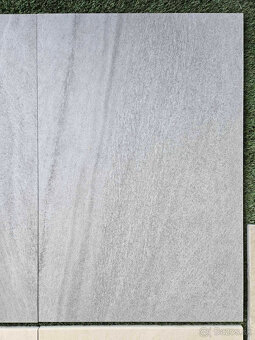 Dlažba veľkoformát 90x60, hrubka 2cm, vzhľad kameň sivá - 10