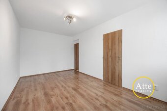 Na predaj: Útulný 3-izbový byt s loggiou, Poľná ulica - 10