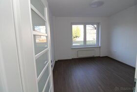 BRANDreal – 3 izbový byt v centre na Námestí SNP, 95 m² + 32 - 10