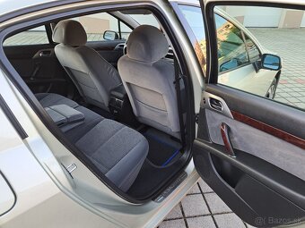 Peugeot 407 2.0 Hdi 100 kW Comfrline R.V.2009 - 10