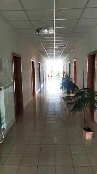 Kancelársky priestor 3x 18,5m² v Ružinove - 10