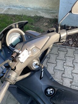 Yamaha Nmax 125 - 10