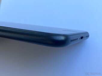 Apple iPhone SE 2020 128GB čierny / batt. 85% - 10