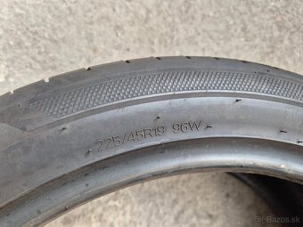 225/45 r19 letné 4 ks HANKOOK dezén 7,6 - 7,1 mm DOT2023 - 10