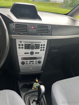Opel Meriva 1.8 benzín Automat - 10