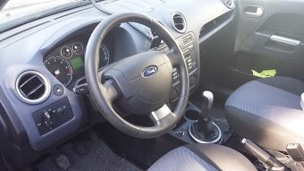 FORD FUSION 1.4i 2010 - 10