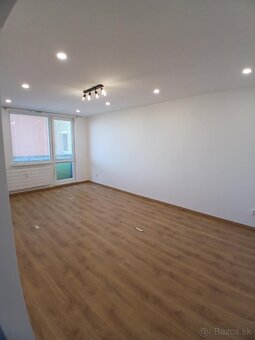 Krásny veľký 2 izbový byt s balkónom. - 10
