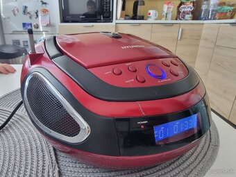 Predáme malé praktické rádio zn. Hyundai CD,USB - 10