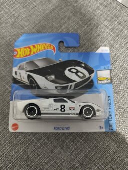 Hot Wheels autíčka - športiaky 1/2 - 10