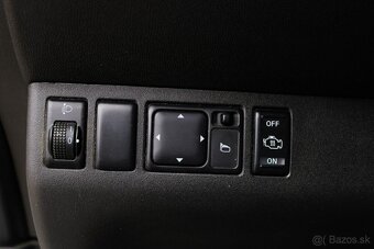 Nissan Navara DoubleCab 2.5D XE - 10