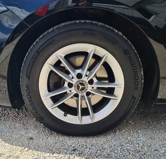 MERCEDES-BENZ A TRIEDA 200 D /T - 10