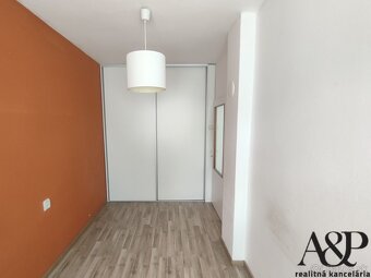 NA PREDAJ 4 IZBOVÝ RODINNÝ DOM S GARÁŽOU, POZEMOK 800 M2, KU - 10