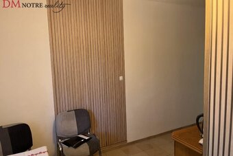 Priestranný dvojizbový byt s balkónom vo výbornej lokalite - 10