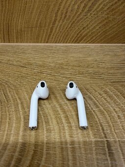 Apple AirPods 1 - 10