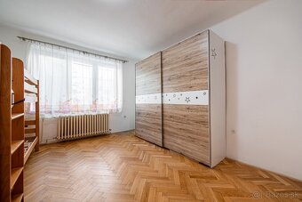 Unikátny 3-izbový byt so záhradou, bazénom, garážou a parkov - 10