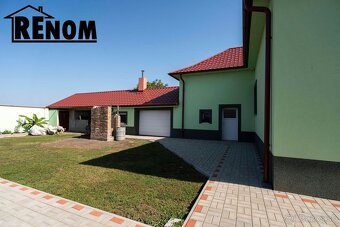Zrekonštruovaný dom s prístavbami // pozemok 22,44ár - 10