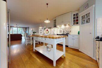 Nádherný rodinný dom v Malinove - 10