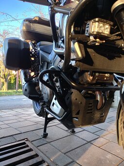 Suzuki V-strom 1050 - 10
