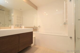 Stylovy 3-izbovy byt v Dubravke na prenajom - 10