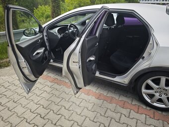 Predám Honda Civic 1.6i 5dverová s automatickou prevodovkou - 10